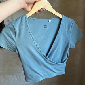 Pacsun Wrap Crop Top. Women’s XS. Great Condition. Blue/Gray Hue.